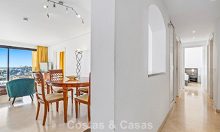 Instapklaar, ruim 3-slaapkamer appartement te koop omringd door golfbanen in Benahavis - Marbella 775713 