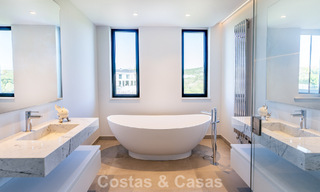 Gloednieuwe, moderne luxevilla te koop in vooraanstaande, omsloten community van Sotogrande, Costa del Sol 775733 