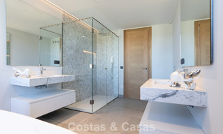 Gloednieuwe, moderne luxevilla te koop in vooraanstaande, omsloten community van Sotogrande, Costa del Sol 775734 