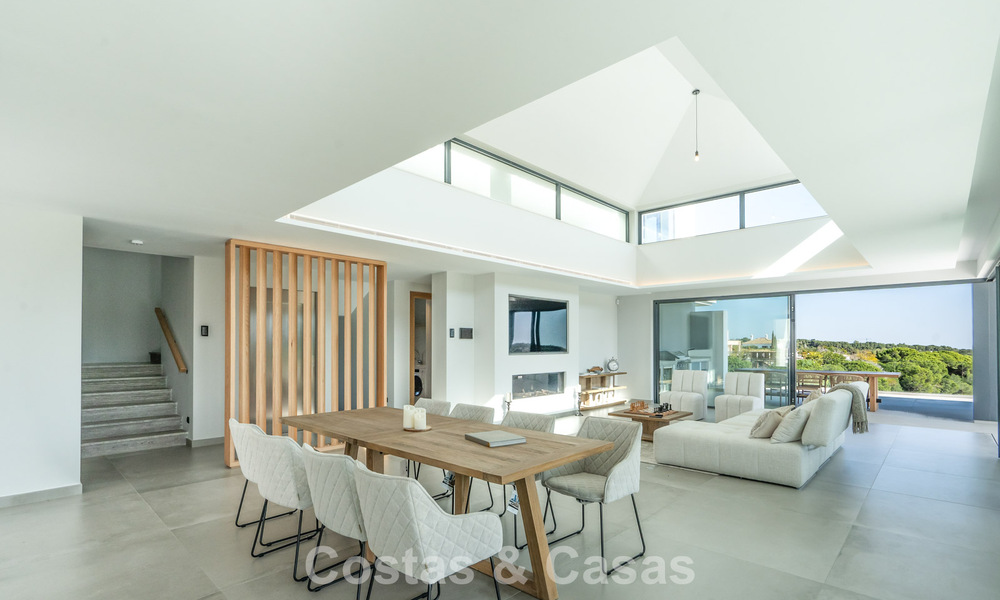 Gloednieuwe, moderne luxevilla te koop in vooraanstaande, omsloten community van Sotogrande, Costa del Sol 775743