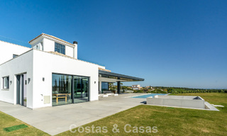 Gloednieuwe, moderne luxevilla te koop in vooraanstaande, omsloten community van Sotogrande, Costa del Sol 775746 
