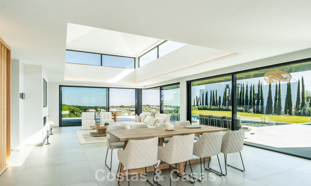 Gloednieuwe, moderne luxevilla te koop in vooraanstaande, omsloten community van Sotogrande, Costa del Sol 775747