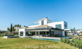 Gloednieuwe, moderne luxevilla te koop in vooraanstaande, omsloten community van Sotogrande, Costa del Sol 775753 