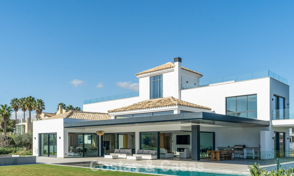 Gloednieuwe, moderne luxevilla te koop in vooraanstaande, omsloten community van Sotogrande, Costa del Sol 775754