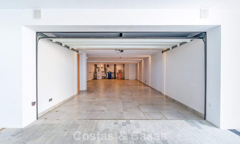 Gloednieuwe, moderne luxevilla te koop in vooraanstaande, omsloten community van Sotogrande, Costa del Sol 775755