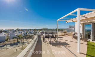 Beachside, eigentijds penthouse met groot solarium te koop in een modern complex in San Pedro, Marbella 775803 