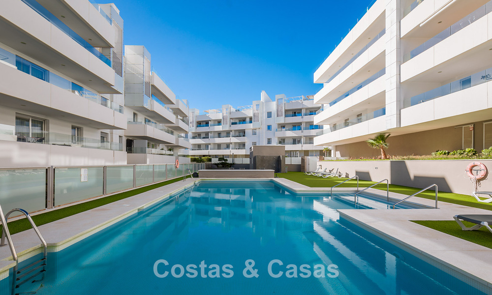 Beachside, eigentijds penthouse met groot solarium te koop in een modern complex in San Pedro, Marbella 775814