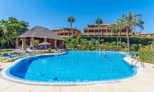 Schitterend penthouse met panoramische uitzichten te koop in een gated complex van Marbella - Benahavis 775857