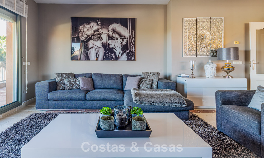 Schitterend penthouse met panoramische uitzichten te koop in een gated complex van Marbella - Benahavis 775868