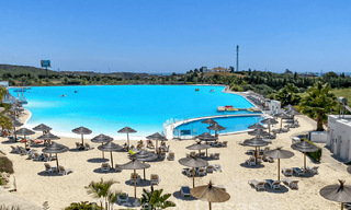 Elegante off-plan appartementen te koop op een steenworp van een grote blauwe lagune aan de Costa del Sol 776180 