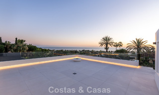 Luxueus gerenoveerde villa te koop op een steenworp van het strand in Oost Marbella 776418 