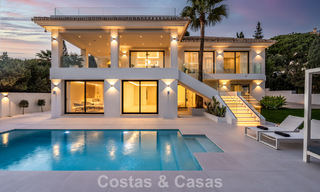 Luxueus gerenoveerde villa te koop op een steenworp van het strand in Oost Marbella 776421 