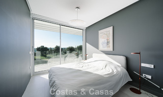 Halfvrijstaande woning te koop, frontlinie golf, in een gated community van Sotogrande, Costa del Sol 775989 