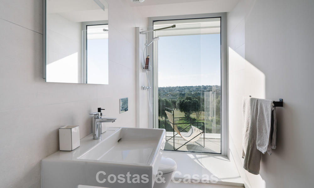 Halfvrijstaande woning te koop, frontlinie golf, in een gated community van Sotogrande, Costa del Sol 775990