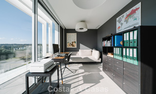 Halfvrijstaande woning te koop, frontlinie golf, in een gated community van Sotogrande, Costa del Sol 775992 