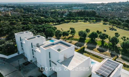 Halfvrijstaande woning te koop, frontlinie golf, in een gated community van Sotogrande, Costa del Sol 775997