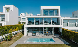 Halfvrijstaande woning te koop, frontlinie golf, in een gated community van Sotogrande, Costa del Sol 775998 