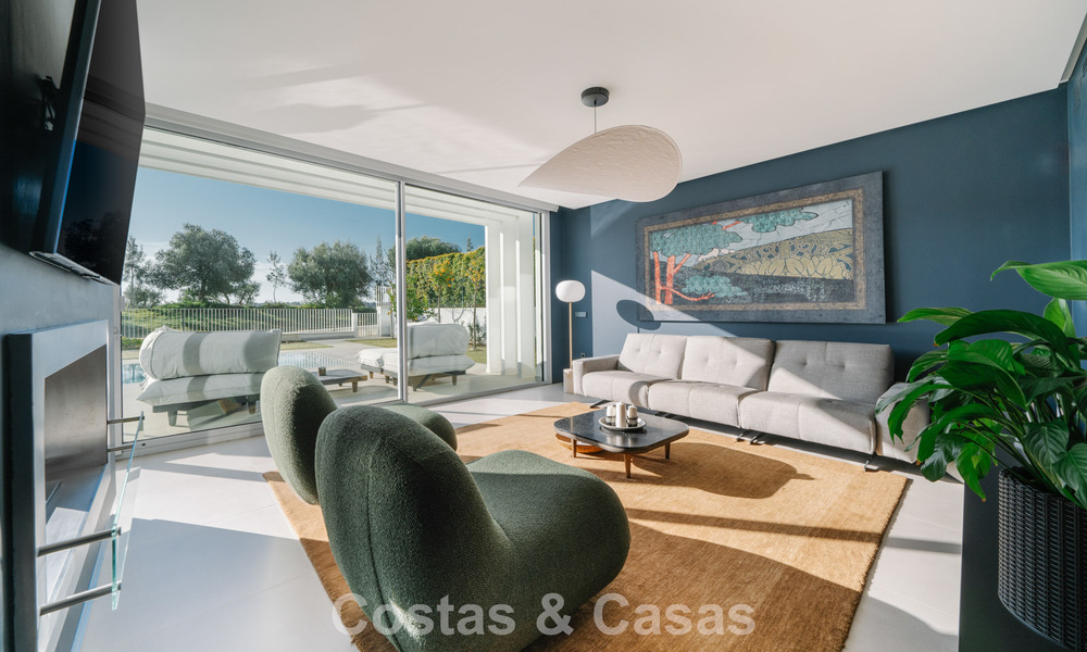 Halfvrijstaande woning te koop, frontlinie golf, in een gated community van Sotogrande, Costa del Sol 776004