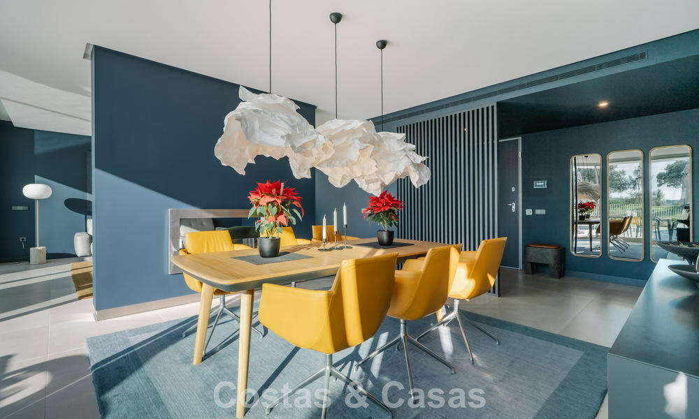 Halfvrijstaande woning te koop, frontlinie golf, in een gated community van Sotogrande, Costa del Sol 776008