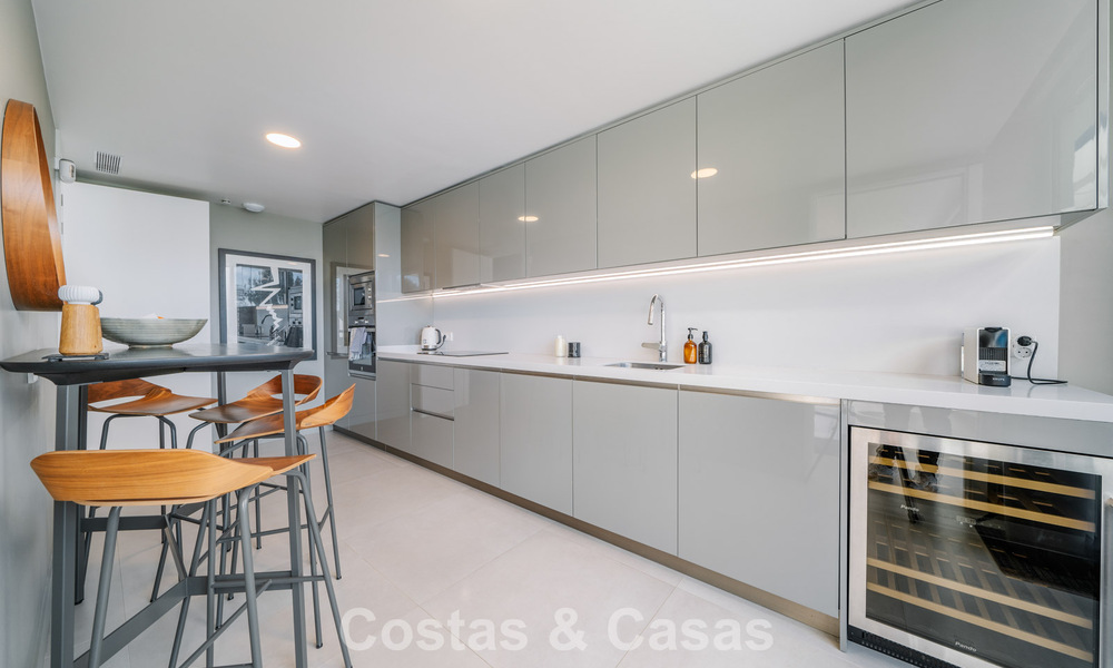 Halfvrijstaande woning te koop, frontlinie golf, in een gated community van Sotogrande, Costa del Sol 776010
