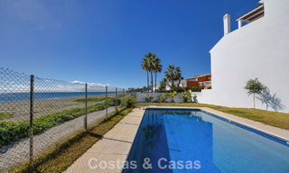 Ruim herenhuis te koop in een eerstelijnsstrand complex op de New Golden Mile tussen Marbella en Estepona 776014 