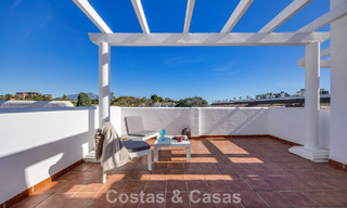 Ruim herenhuis te koop in een eerstelijnsstrand complex op de New Golden Mile tussen Marbella en Estepona 776021 