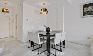 Ruim herenhuis te koop in een eerstelijnsstrand complex op de New Golden Mile tussen Marbella en Estepona 776030 