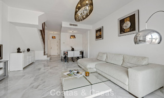 Ruim herenhuis te koop in een eerstelijnsstrand complex op de New Golden Mile tussen Marbella en Estepona 776031 