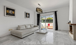 Ruim herenhuis te koop in een eerstelijnsstrand complex op de New Golden Mile tussen Marbella en Estepona 776049 