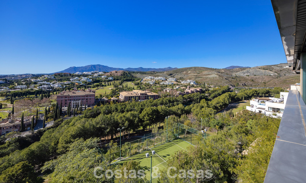 Luxe appartement te koop in het vooraanstaand 5* Los Flamingos Golfresort op de New Golden Mile, Marbella - Benahavis 776123