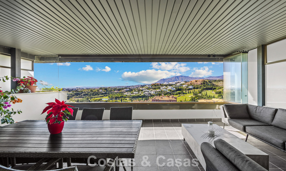 Luxe appartement te koop in het vooraanstaand 5* Los Flamingos Golfresort op de New Golden Mile, Marbella - Benahavis 776124