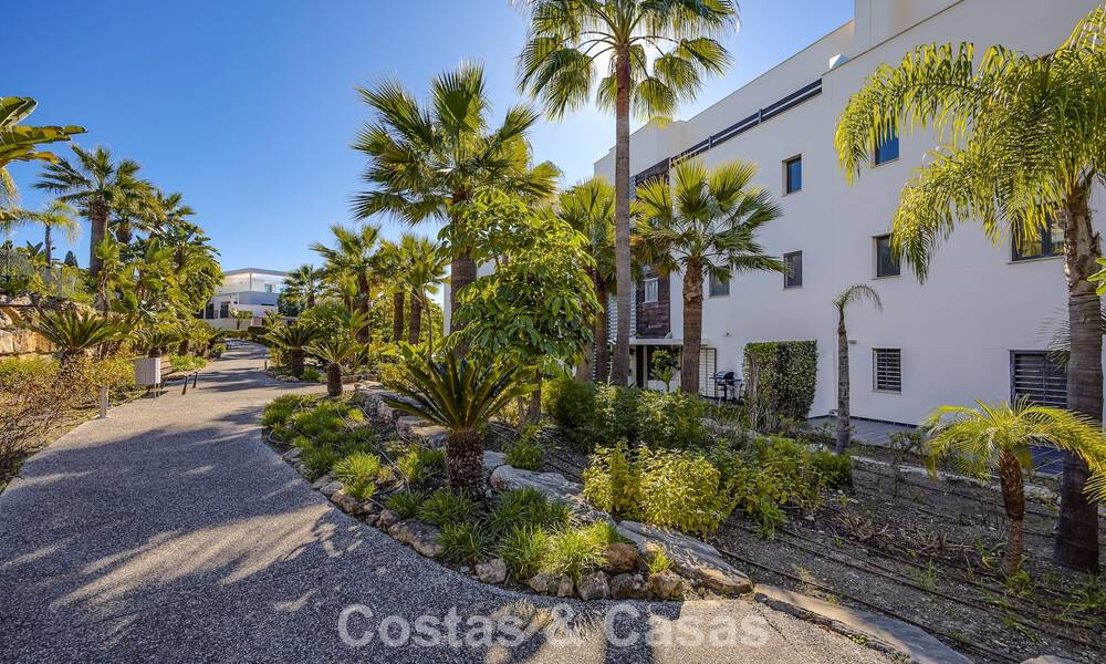 Luxe appartement te koop in het vooraanstaand 5* Los Flamingos Golfresort op de New Golden Mile, Marbella - Benahavis 776134