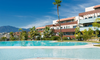 Eigentijdse golf appartementen te koop in een 5-sterren golfresort, New Golden Mile, Marbella - Benahavis 807034 