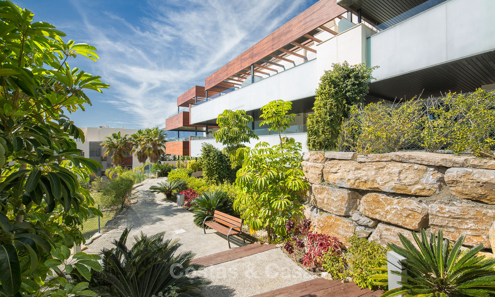 Eigentijdse golf appartementen te koop in een 5-sterren golfresort, New Golden Mile, Marbella - Benahavis 807035