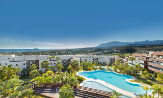 Eigentijdse golf appartementen te koop in een 5-sterren golfresort, New Golden Mile, Marbella - Benahavis 807040 