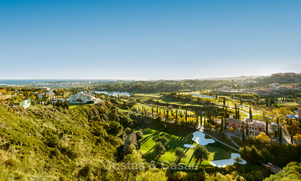 Eigentijdse golf appartementen te koop in een 5-sterren golfresort, New Golden Mile, Marbella - Benahavis 807041