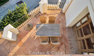Spaans herenhuis met zeezicht te koop, in een rustige, beveiligde community in de heuvels van Benahavis - Marbella 776234 