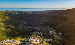 Spaans herenhuis met zeezicht te koop, in een rustige, beveiligde community in de heuvels van Benahavis - Marbella 776243 