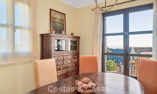 Spaans herenhuis met zeezicht te koop, in een rustige, beveiligde community in de heuvels van Benahavis - Marbella 776248 