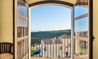 Spaans herenhuis met zeezicht te koop, in een rustige, beveiligde community in de heuvels van Benahavis - Marbella 776256 