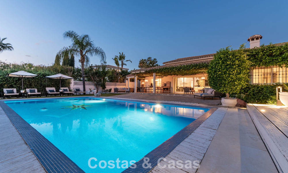 Instapklare luxevilla met een moderne mediterrane bouwstijl te koop in Nueva Andalucia’s golfvallei, Marbella 776260
