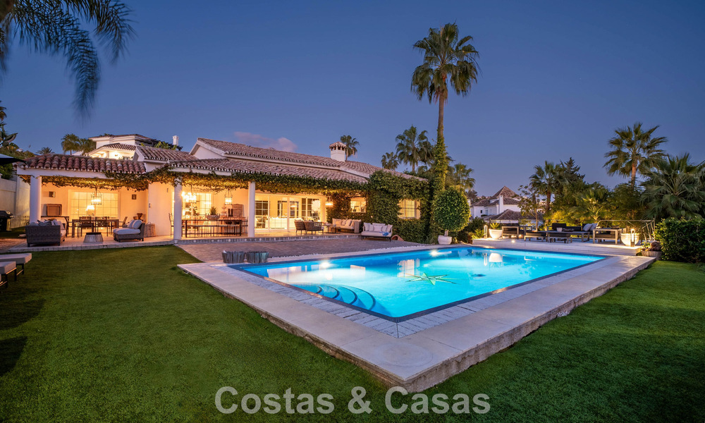 Instapklare luxevilla met een moderne mediterrane bouwstijl te koop in Nueva Andalucia’s golfvallei, Marbella 776261