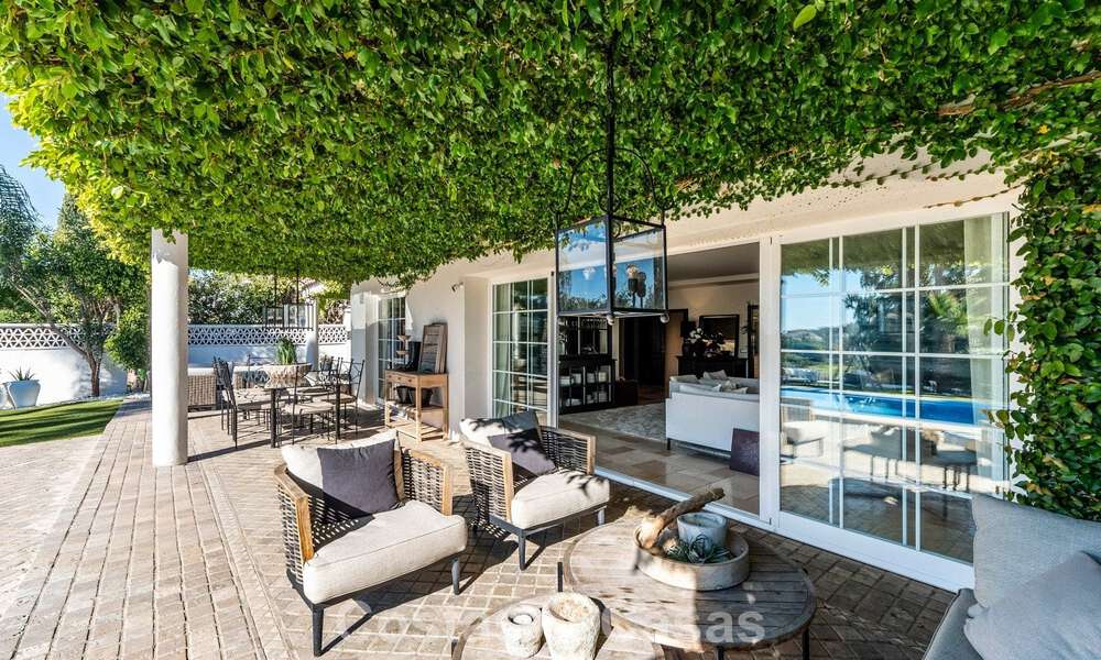 Instapklare luxevilla met een moderne mediterrane bouwstijl te koop in Nueva Andalucia’s golfvallei, Marbella 776282