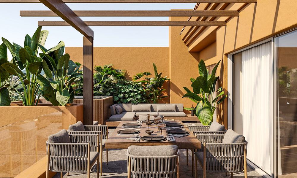 Modern gerenoveerd duplex penthouse te koop, op korte afstand van voorzieningen in Nueva Andalucia’s golfvallei, Marbella 776313