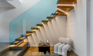 Modern gerenoveerd duplex penthouse te koop, op korte afstand van voorzieningen in Nueva Andalucia’s golfvallei, Marbella 793377 