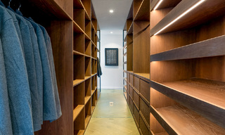 Modern gerenoveerd duplex penthouse te koop, op korte afstand van voorzieningen in Nueva Andalucia’s golfvallei, Marbella 793390 