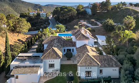 Luxueuze villa in mediterrane stijl te koop in een gated community omgeven door natuur in Marbella - Benahavis 776505