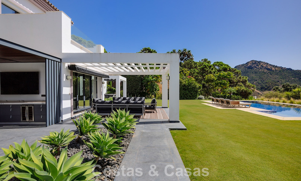 Luxueuze villa in mediterrane stijl te koop in een gated community omgeven door natuur in Marbella - Benahavis 805696