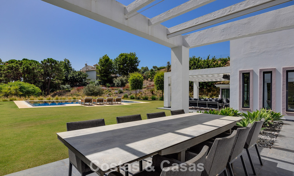 Luxueuze villa in mediterrane stijl te koop in een gated community omgeven door natuur in Marbella - Benahavis 805698