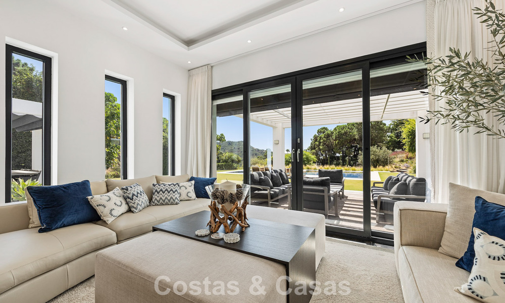 Luxueuze villa in mediterrane stijl te koop in een gated community omgeven door natuur in Marbella - Benahavis 805703